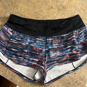Lululemon speedup shorts. 2.5 in inseam. Size 4